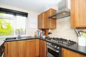 3 bedroom Flat to re...